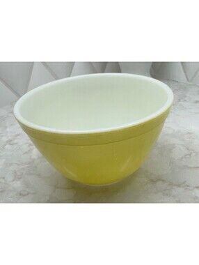 Vintage Pyrex 401 Yellow 1.5 Pint Mixing Bowl Ovenware USA Primary Color